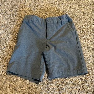 Excellent condition boys size 6 all in motion golf shorts